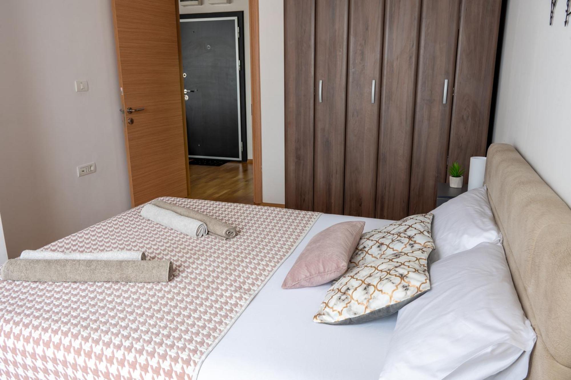 Skopje Station Apartment Bagian luar foto